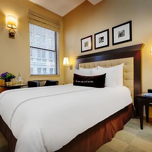 Deluxe Room One Queen Bed